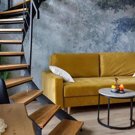 Chic - Cozy And Stylish - Center - Jp33 ורוצלב